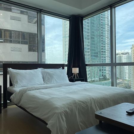 Prime Avant Bgc Location Apartments By Ph Staycation Manila Exterior photo