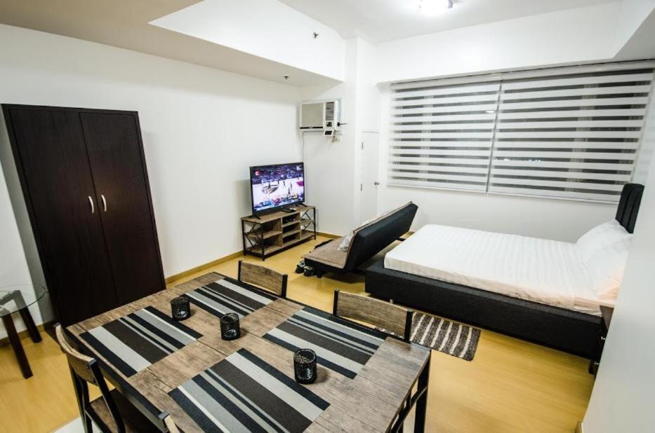 Prime Avant Bgc Location Apartments By Ph Staycation Manila Exterior photo