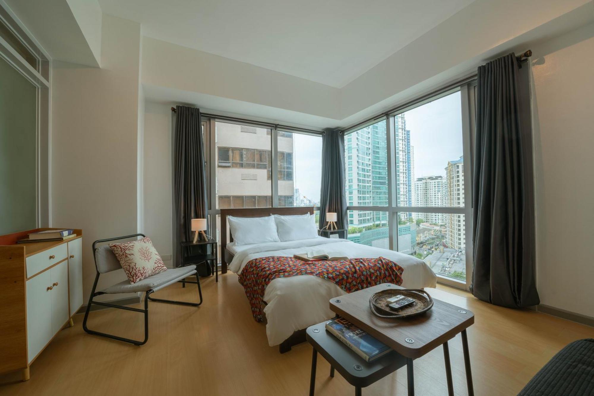 Prime Avant Bgc Location Apartments By Ph Staycation Manila Exterior photo